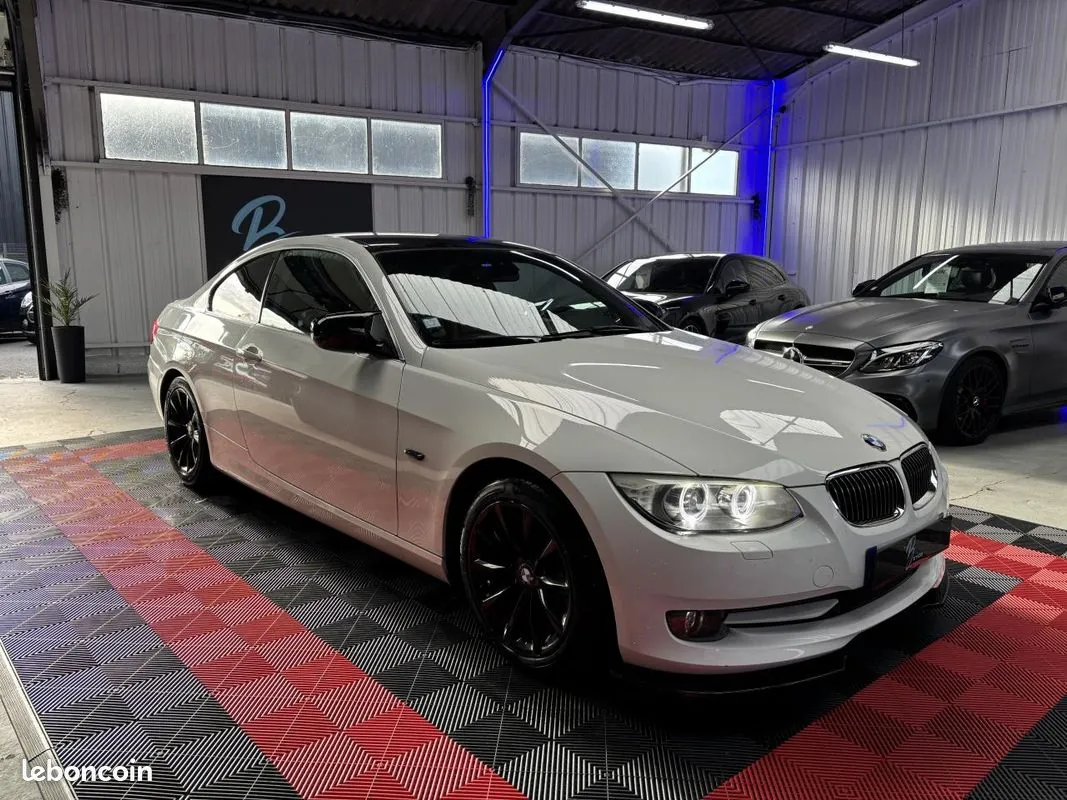 BMW 3 Series 2011 photo 3