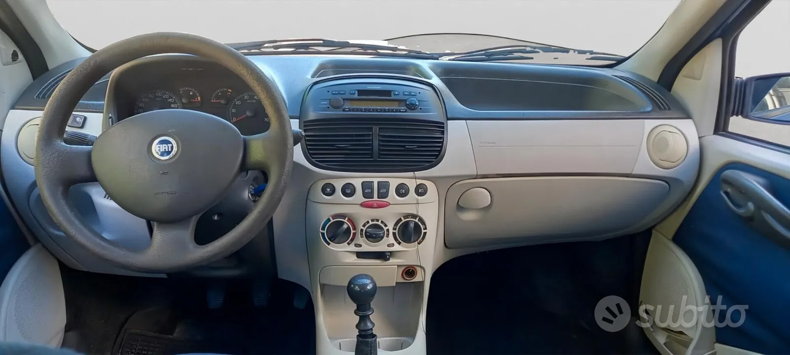 Fiat Punto 2004 photo 2