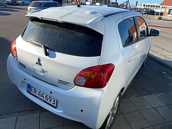 Mitsubishi Space Star 2015 photo 2