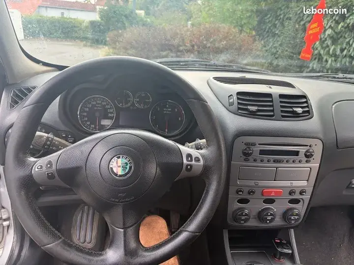 Alfa Romeo 147 2005 photo 3