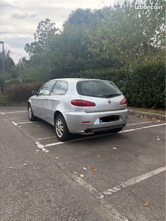 Alfa Romeo 147 2005 photo 2