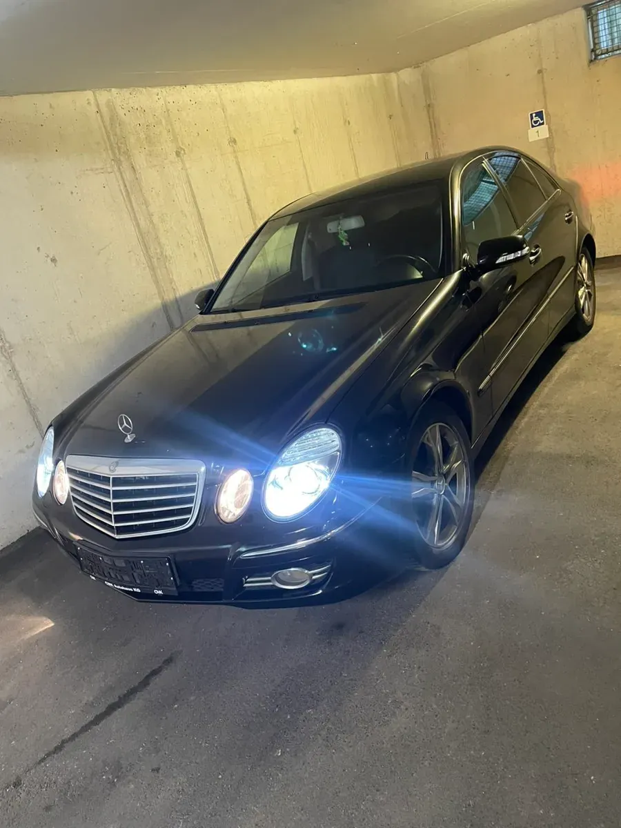Mercedes-Benz E-Class 2007 photo 2