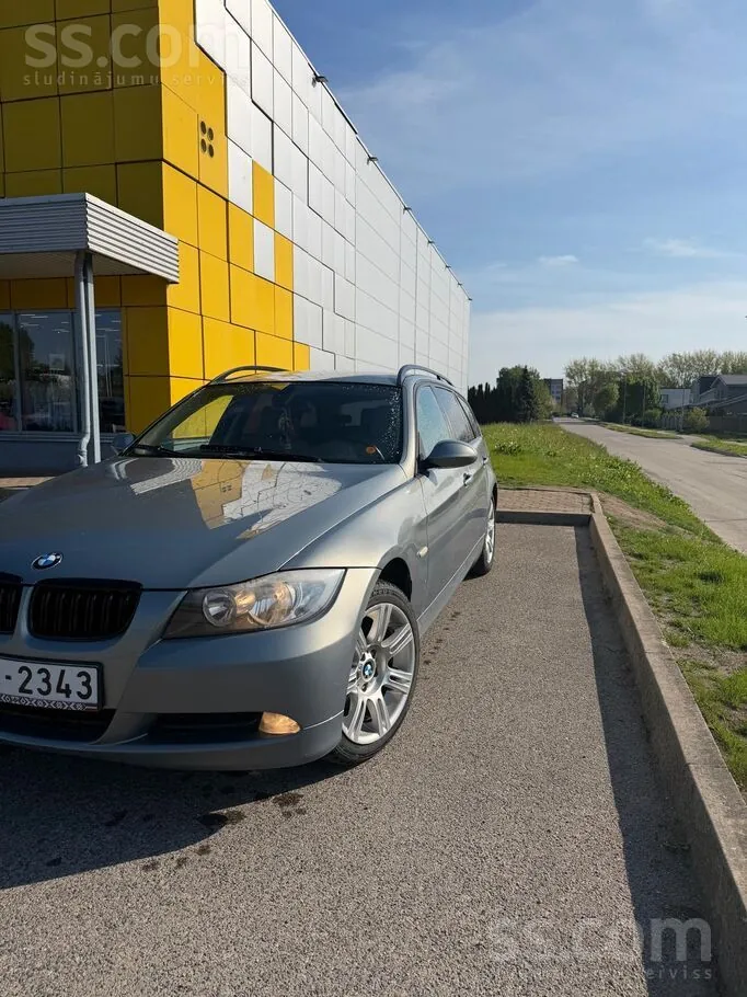 BMW 320 2006 photo 2