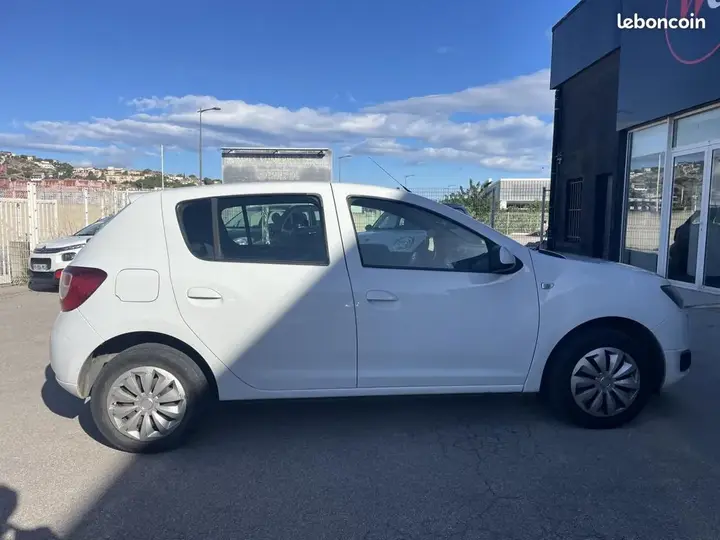 Dacia Sandero 2014 photo 4