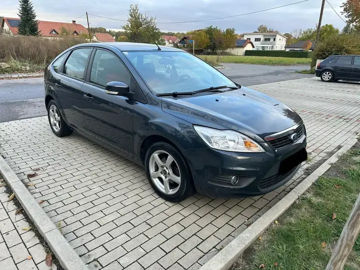 Ford Focus 2010 photo 3