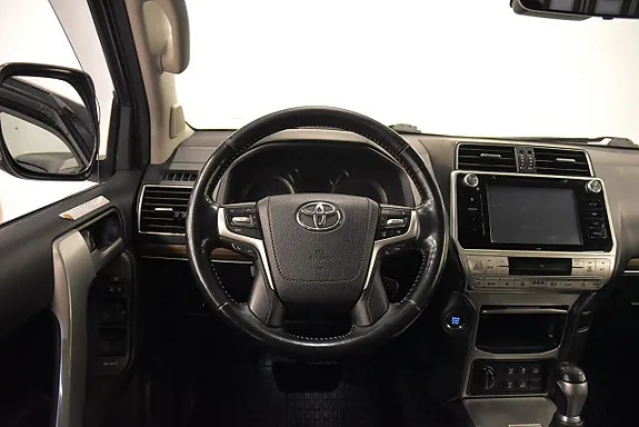 Toyota Land Cruiser 2019 photo 2