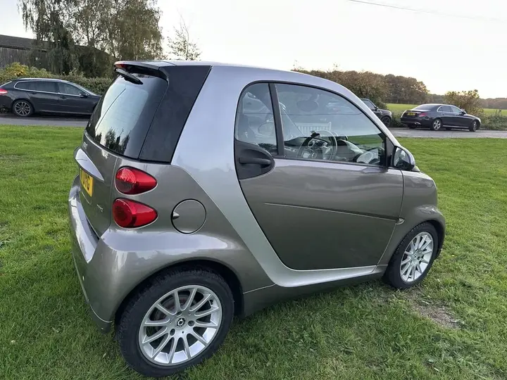 Smart Fortwo 2011 photo 5