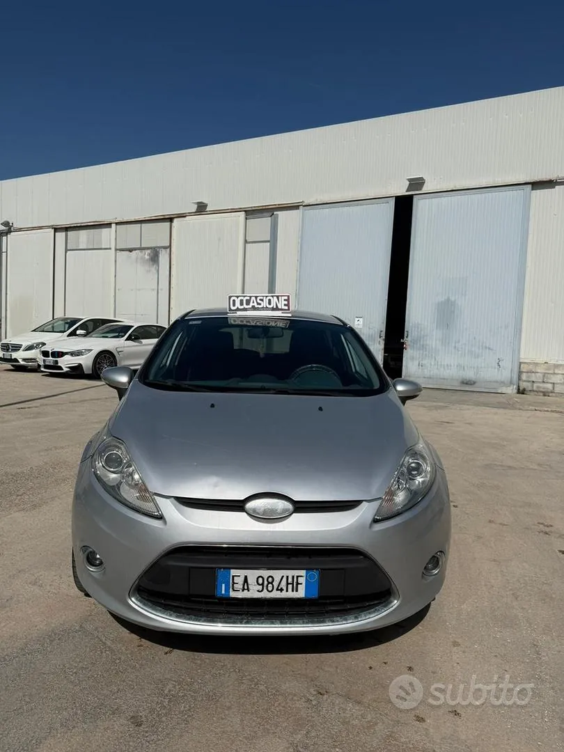 Ford Fiesta 2010 photo 2