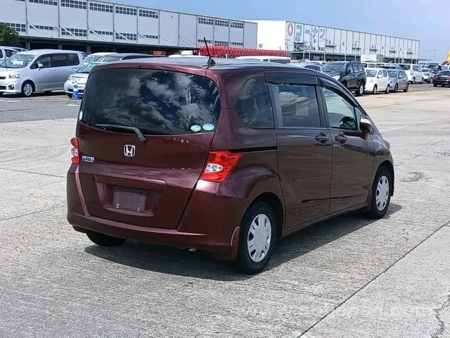 Honda Freed 2009 photo 4