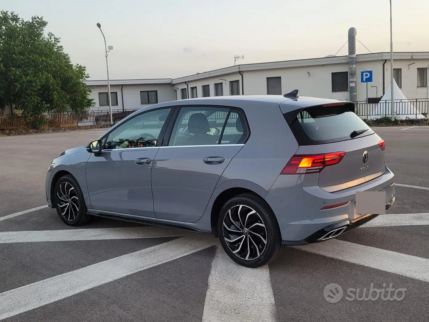 Volkswagen Golf 8 2024 photo 2