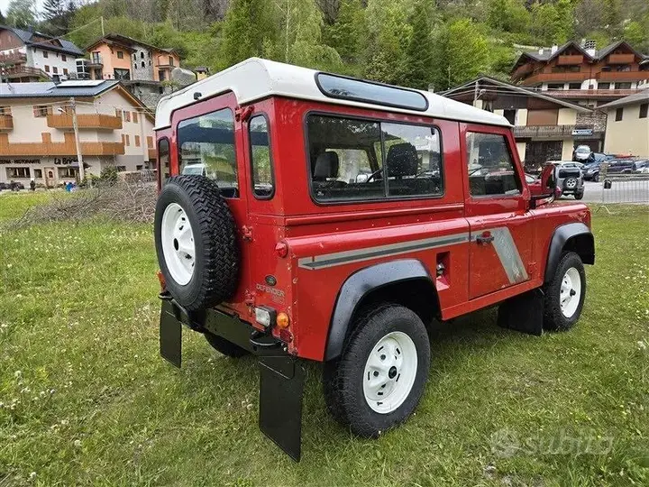 Land Rover Defender 1993 photo 3