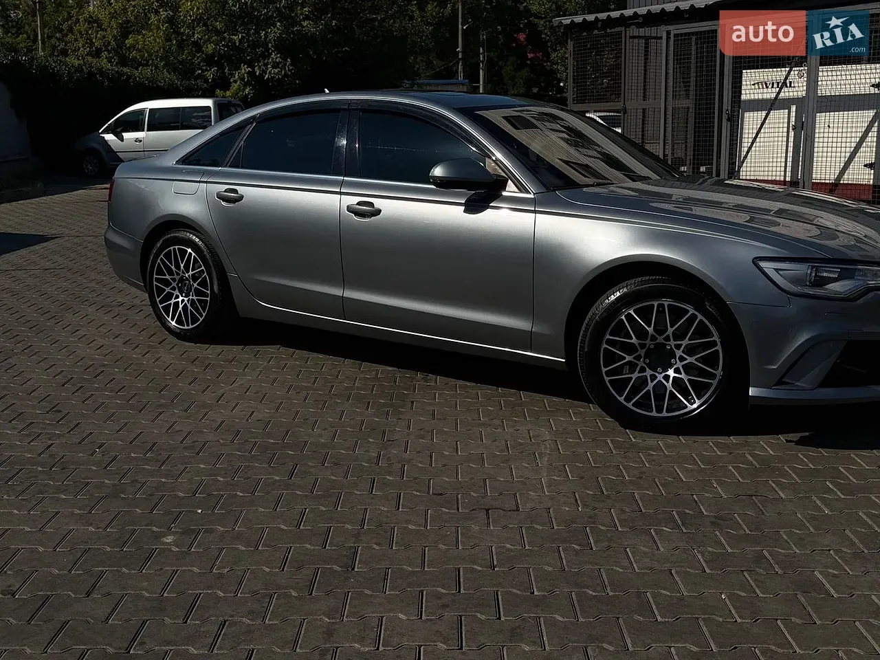 Audi A6 2011 photo 4