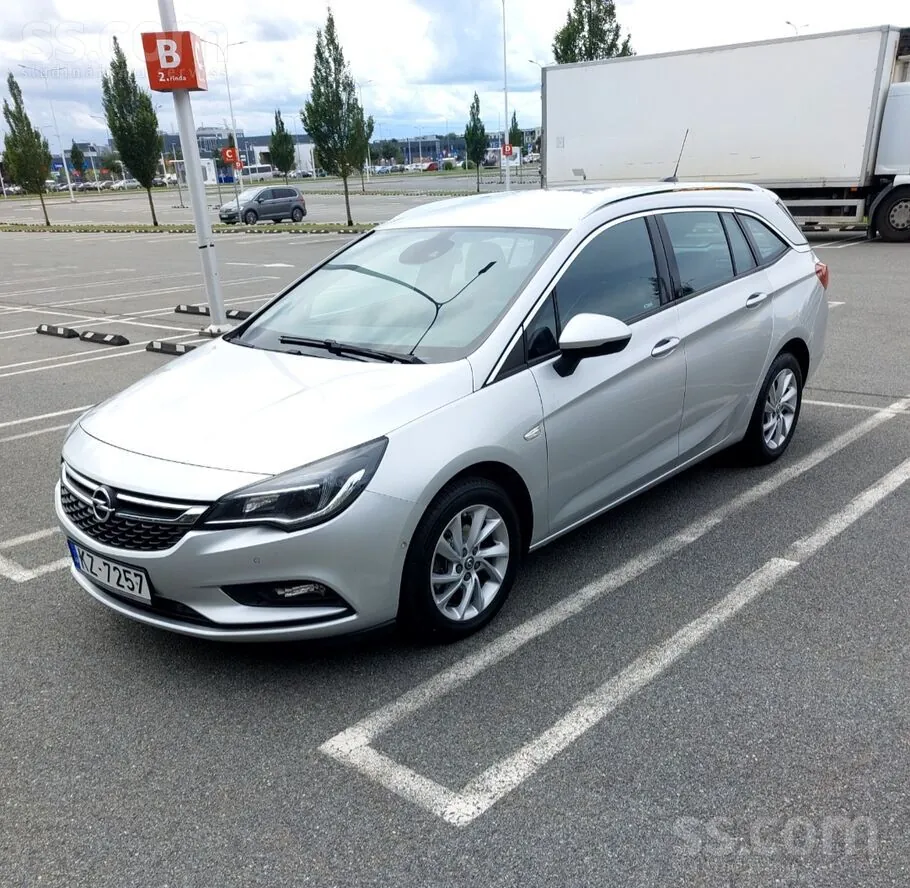 Opel Astra 2017 photo 2