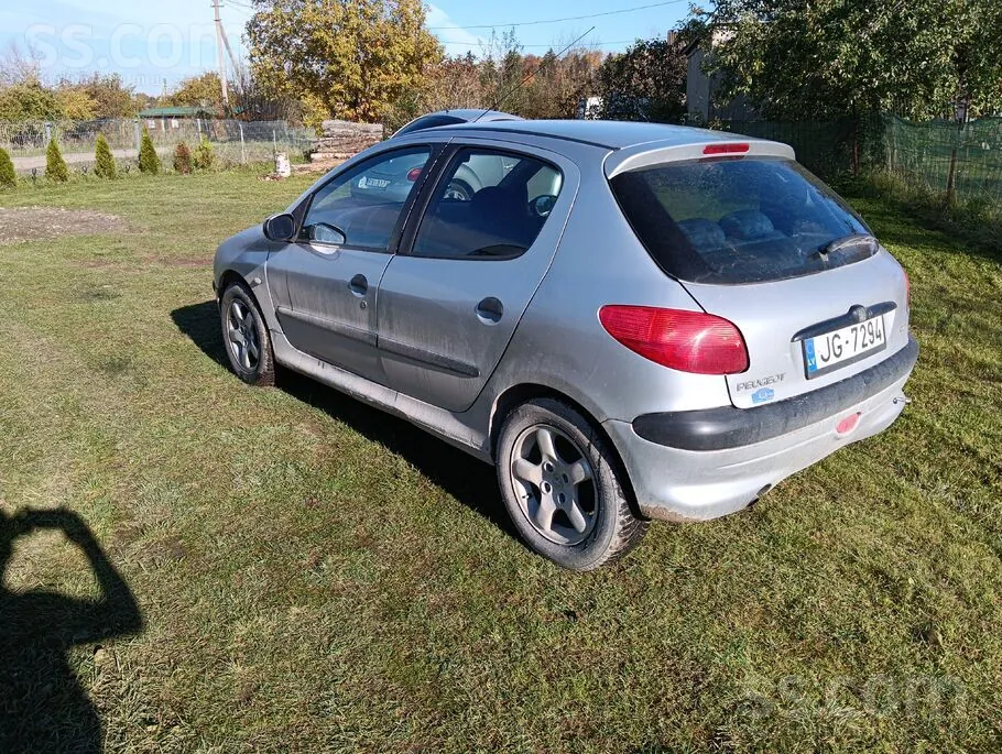Peugeot 206 2001 photo 2