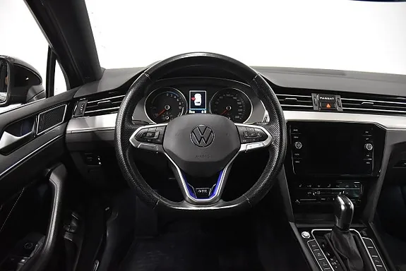 Volkswagen Passat 2021 photo 2