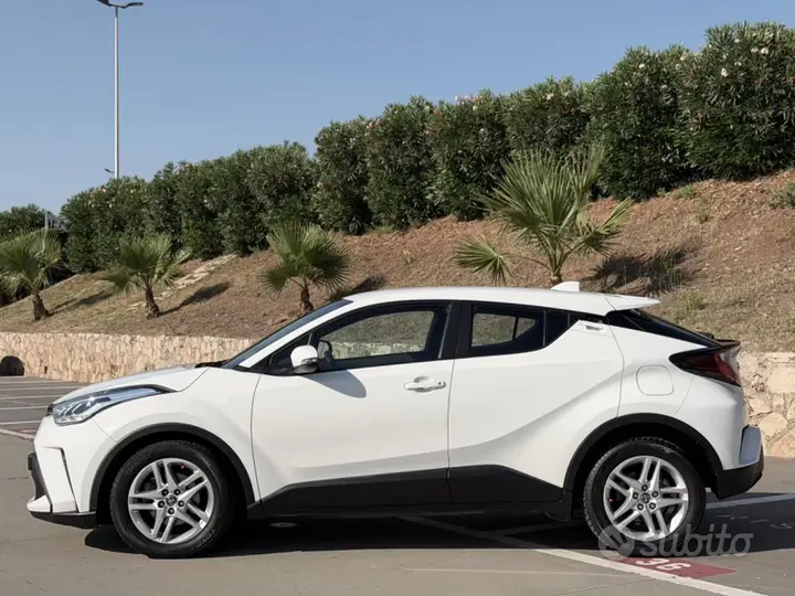 Toyota C-Hr 2022 photo 4