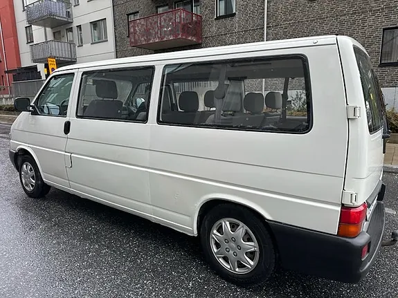 Volkswagen Caravelle 2002 photo 2