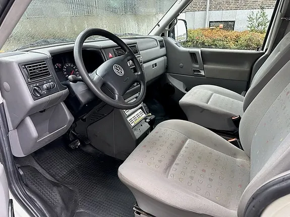 Volkswagen Caravelle 2002 photo 5