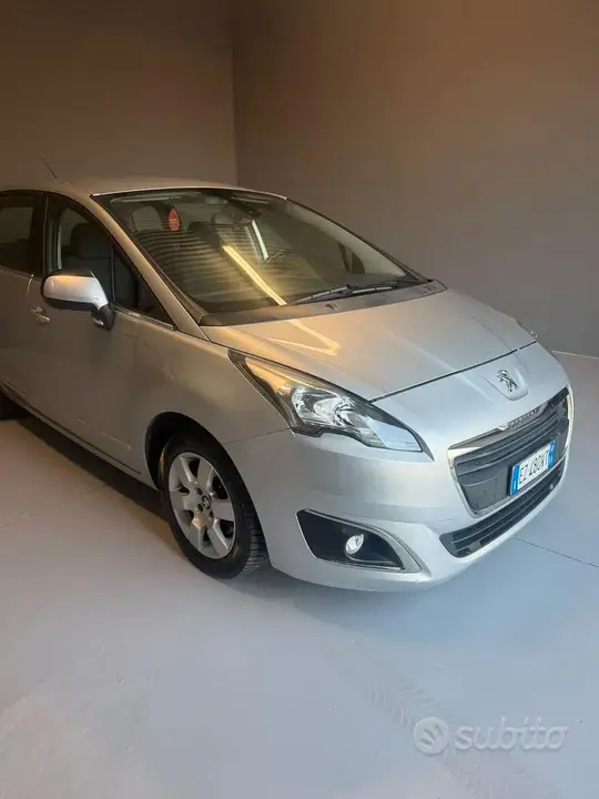 Peugeot 5008 2015 photo 5