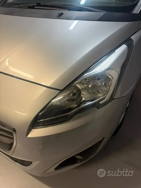 Peugeot 5008 2015 photo 3