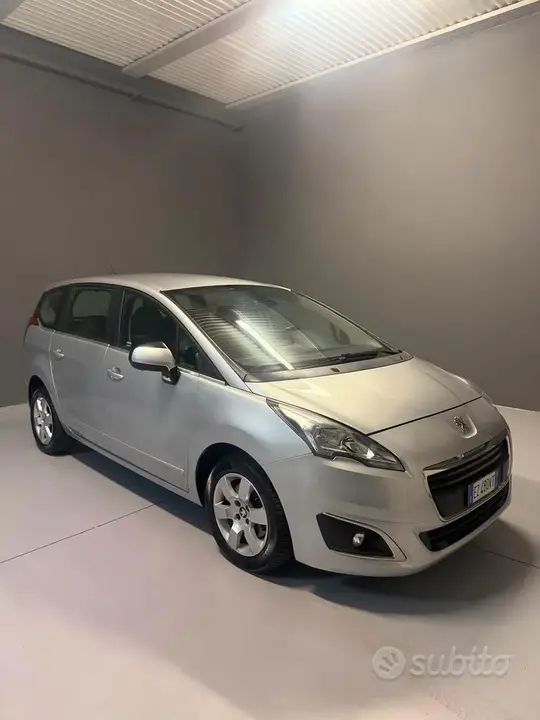 Peugeot 5008 2015 photo 2
