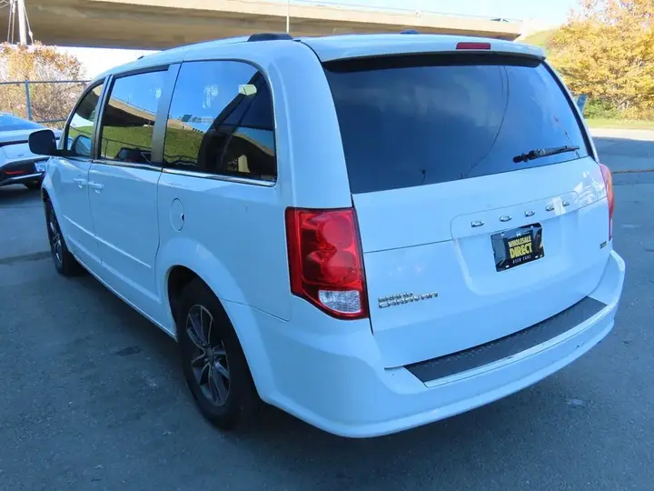 Dodge Grand Caravan 2017 photo 4