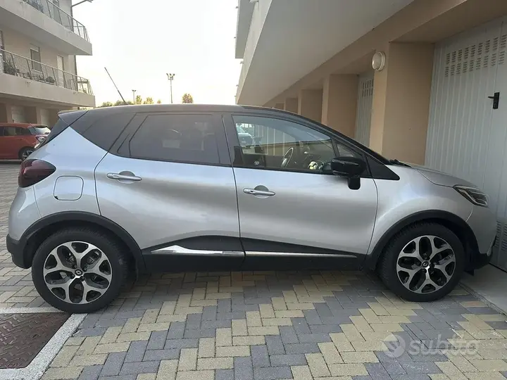 Renault Captur 2018 photo 2