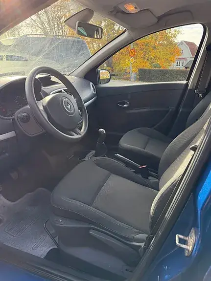 Renault Clio 2010 photo 4