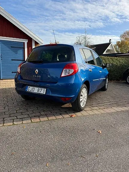 Renault Clio 2010 photo 3
