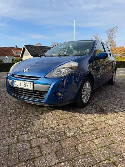 Renault Clio 2010 photo 2