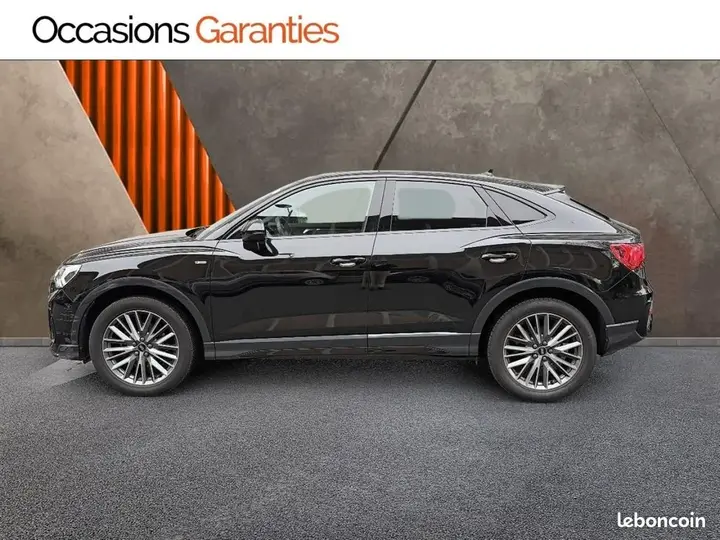 Audi Q3 2023 photo 2