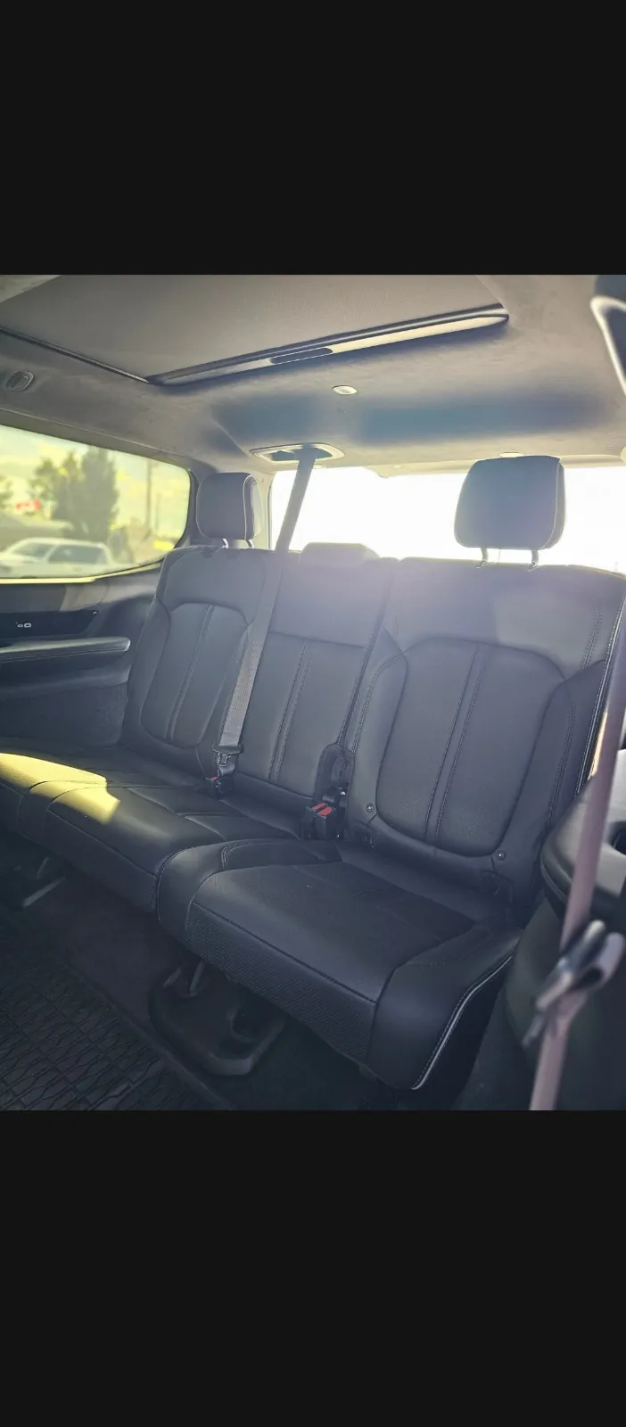 Jeep Grand Wagoneer 2023 photo 3