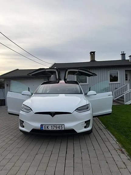 Tesla Model X 2016 photo 5