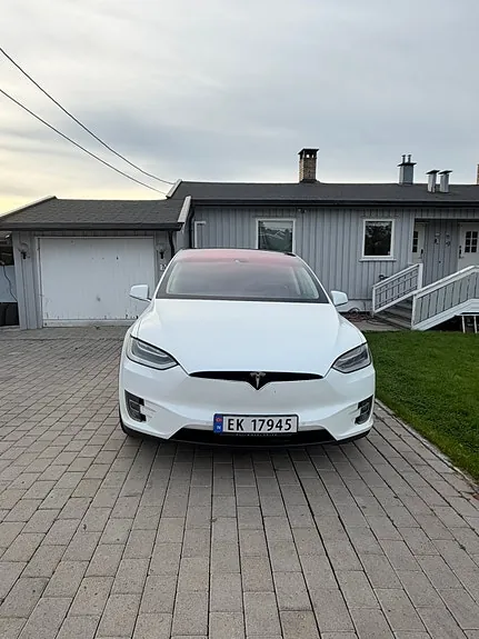 Tesla Model X 2016 photo 3
