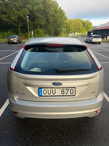 Ford Focus 2010 photo 2