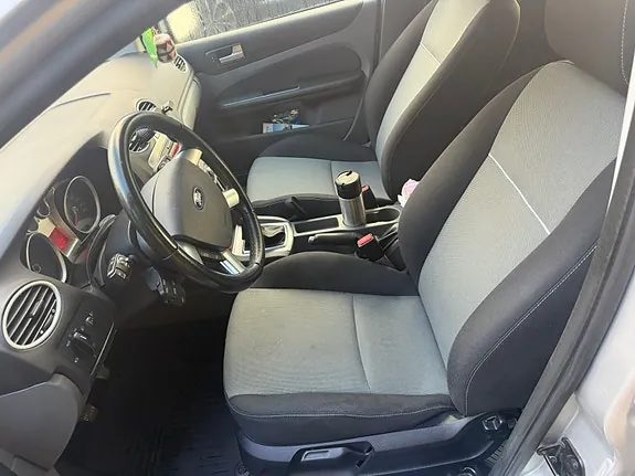Ford Focus 2010 photo 5