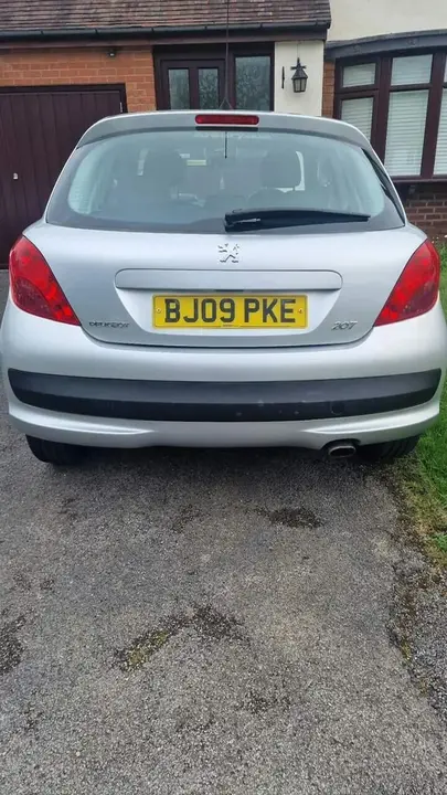 Peugeot 207 2009 photo 2