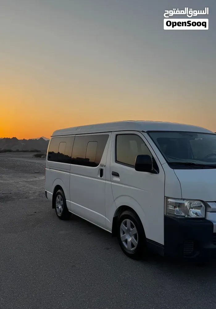 Toyota Hiace 2014 photo 2