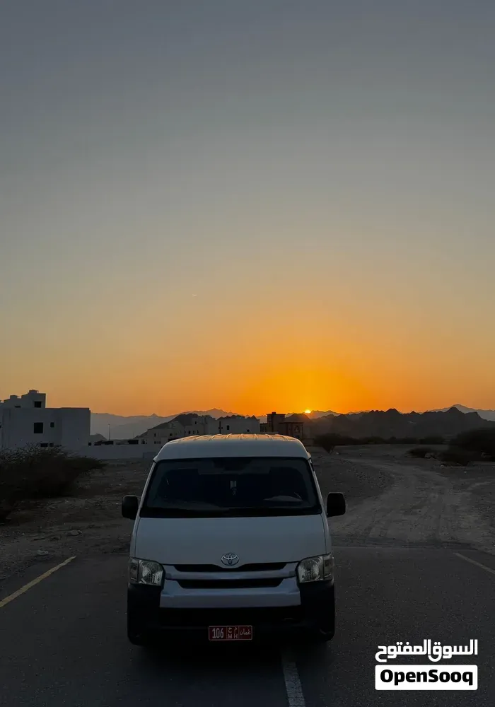 Toyota Hiace 2014 photo 4