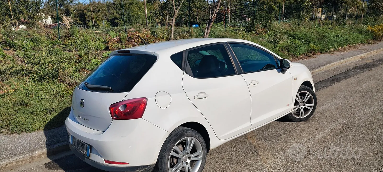 Seat Ibiza 2012 photo 2