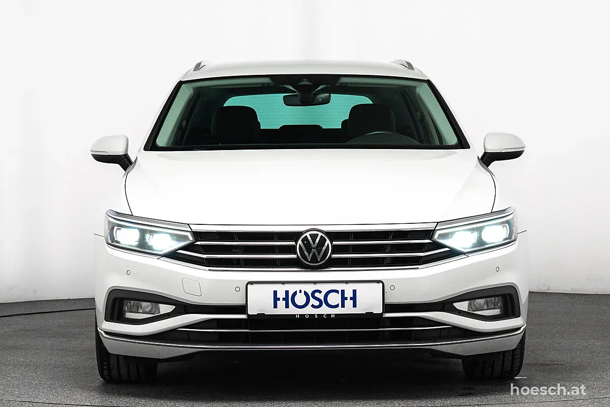 Volkswagen Passat 2023 photo 2