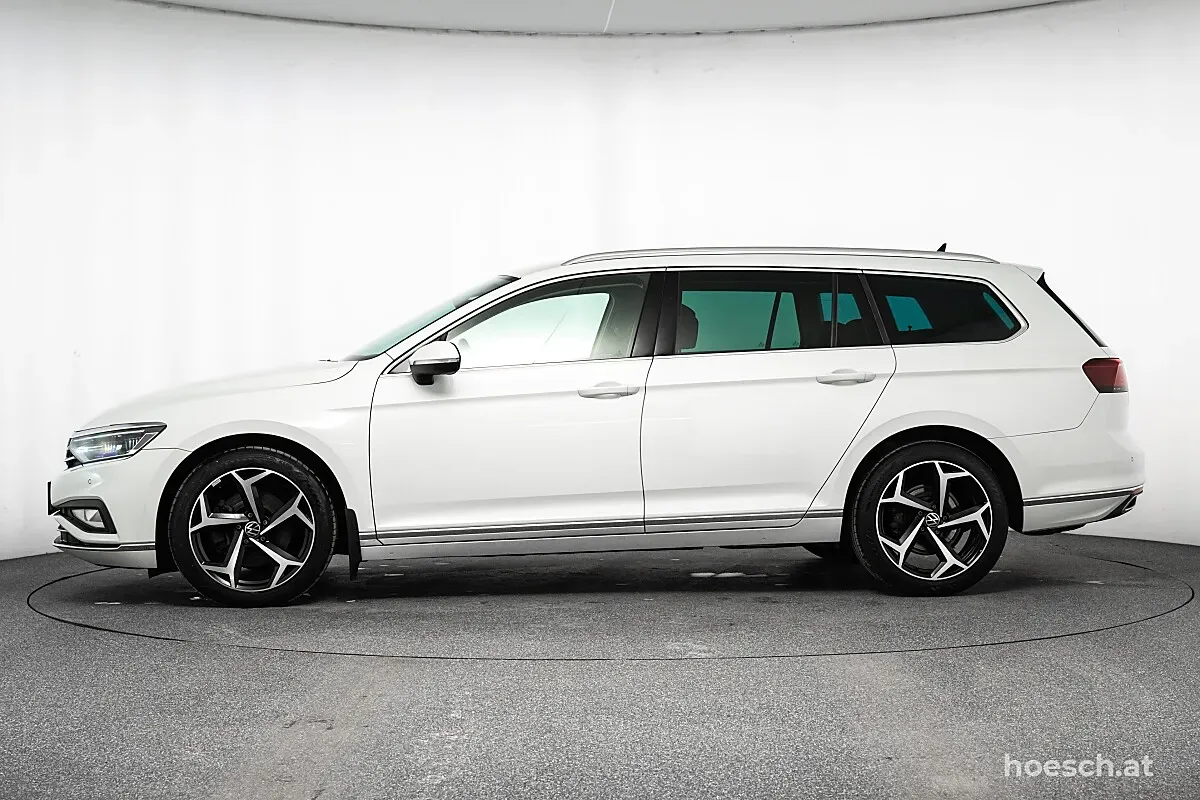 Volkswagen Passat 2023 photo 3