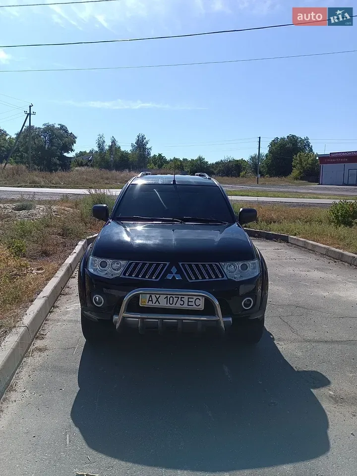 Mitsubishi Pajero Sport 2011 photo 5