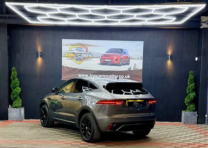 Jaguar E-Pace 2018 photo 4