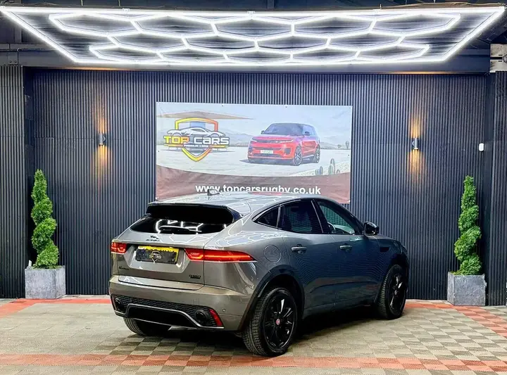 Jaguar E-Pace 2018 photo 3