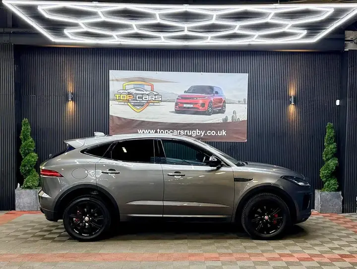 Jaguar E-Pace 2018 photo 2