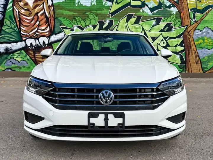 Volkswagen Jetta 2019 photo 2