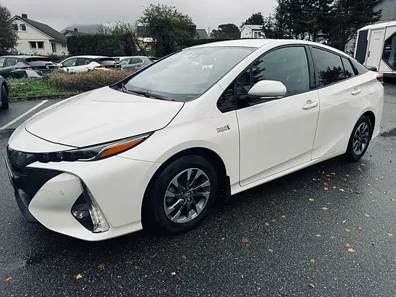Toyota Prius 2019 photo 2