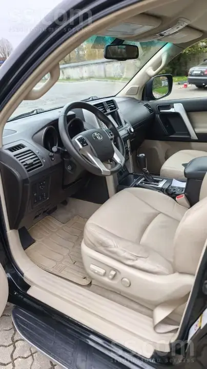 Toyota Land Cruiser 2010 photo 5