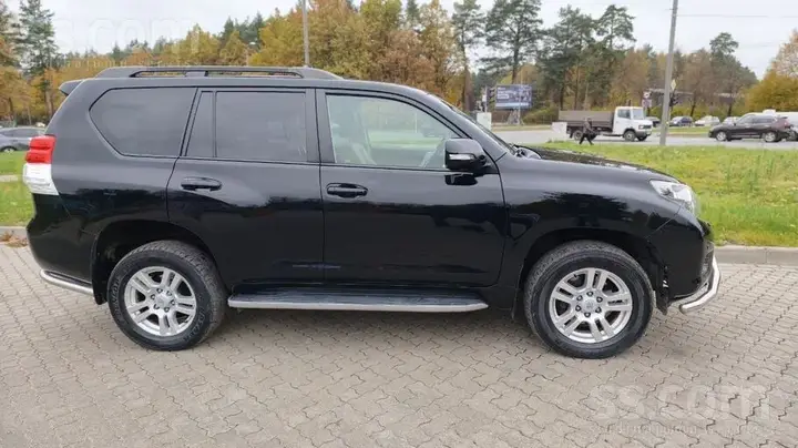 Toyota Land Cruiser 2010 photo 3